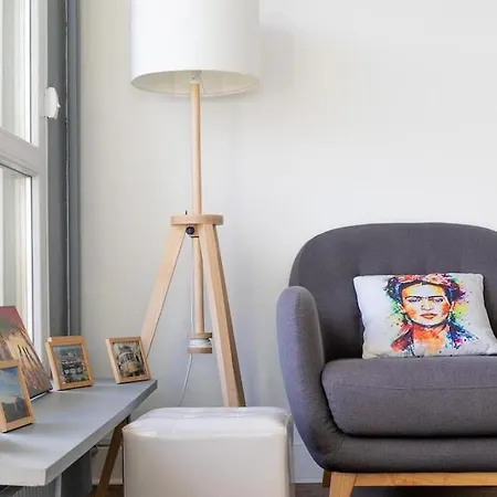 Experience Emily In A Deux Pas De Notre-dame Apartamento
